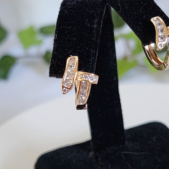 Gold Stainless Steel Huggie Hoop Earrings Nail Ring Design - Picture 7 of 10